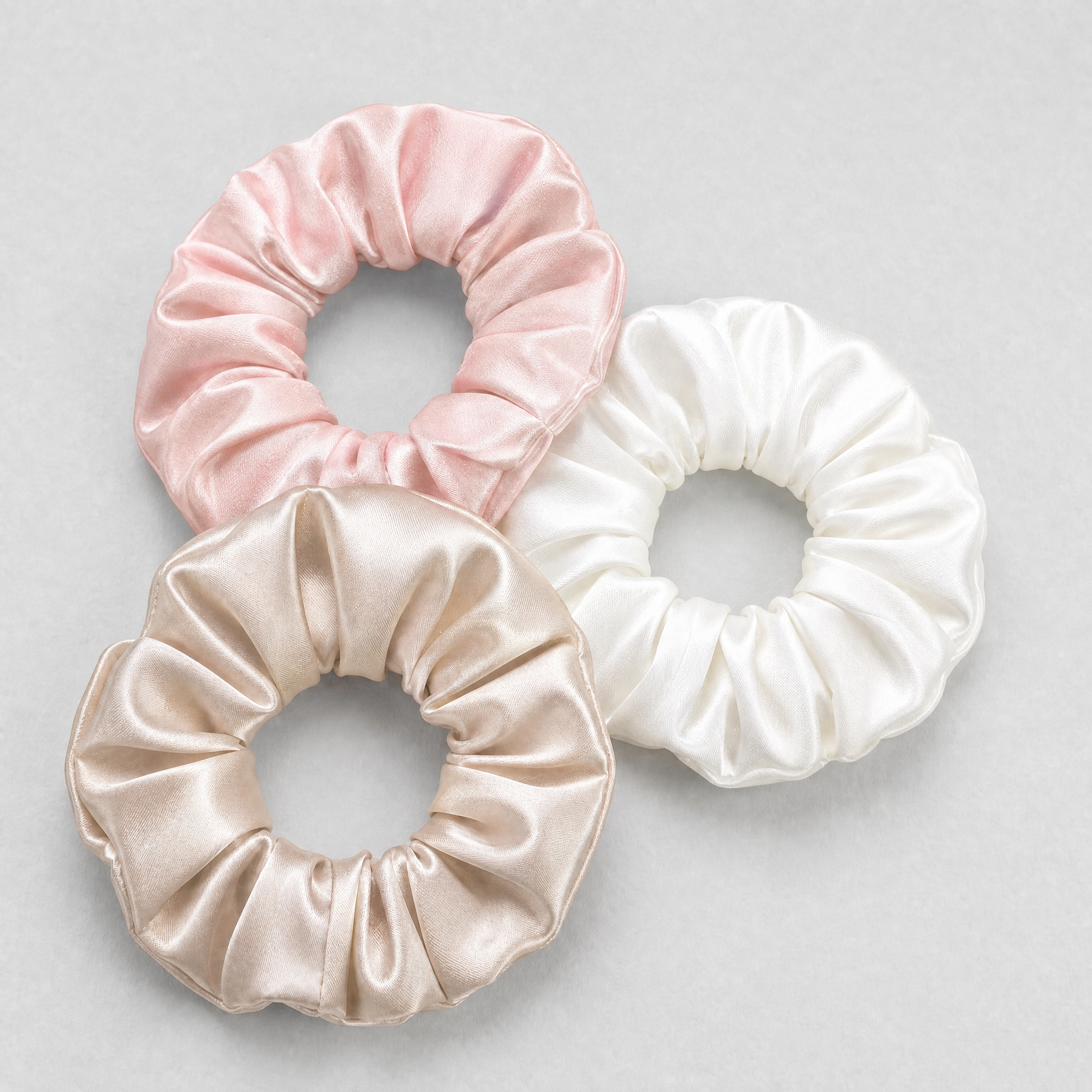 Silk Scrunchie i 100% Mullbärssilke - 22 momme, voluminös 3,5 cm