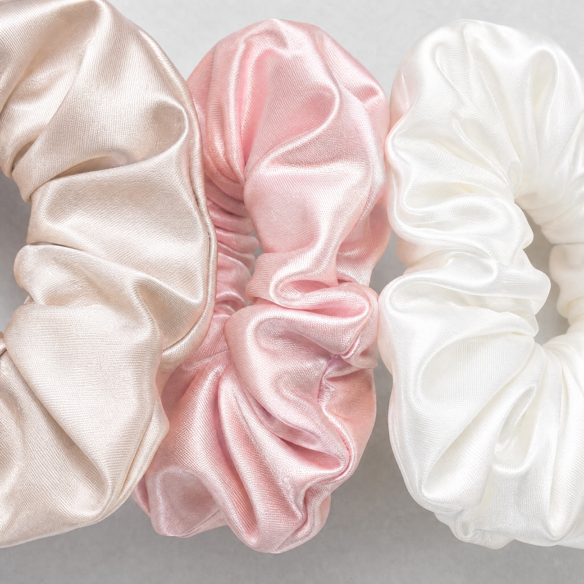 Silk Scrunchie i 100% Mullbärssilke - 22 momme, voluminös 3,5 cm