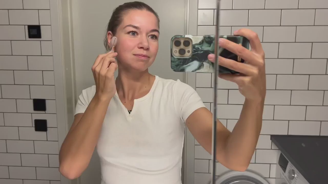 Ladda video: Gua Sha och Jade Roller Set - Pink