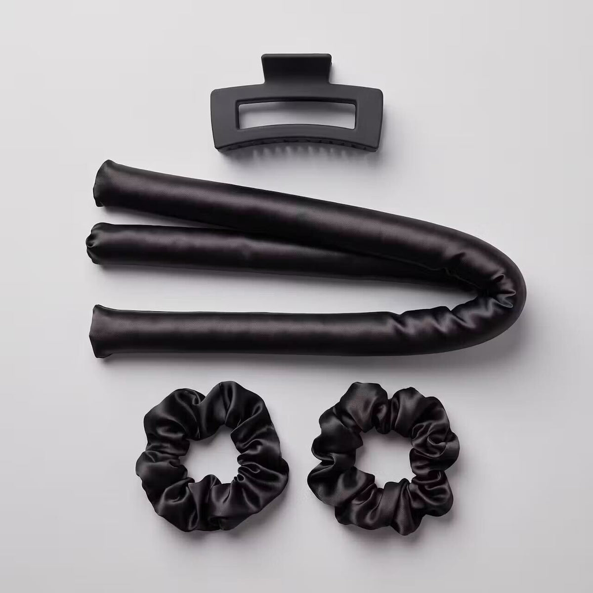 Vera heatless curls i svart mullbärssilke - lockband, två scrunchies och hårklämma för lockar utan värme